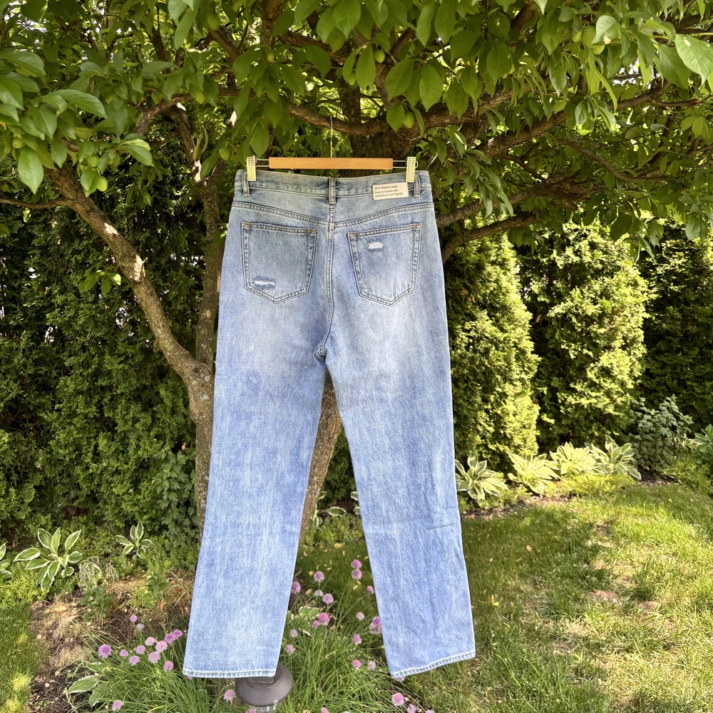 Distressed High-Rise Light Wash Straight Jeans - Picture 3 of 5